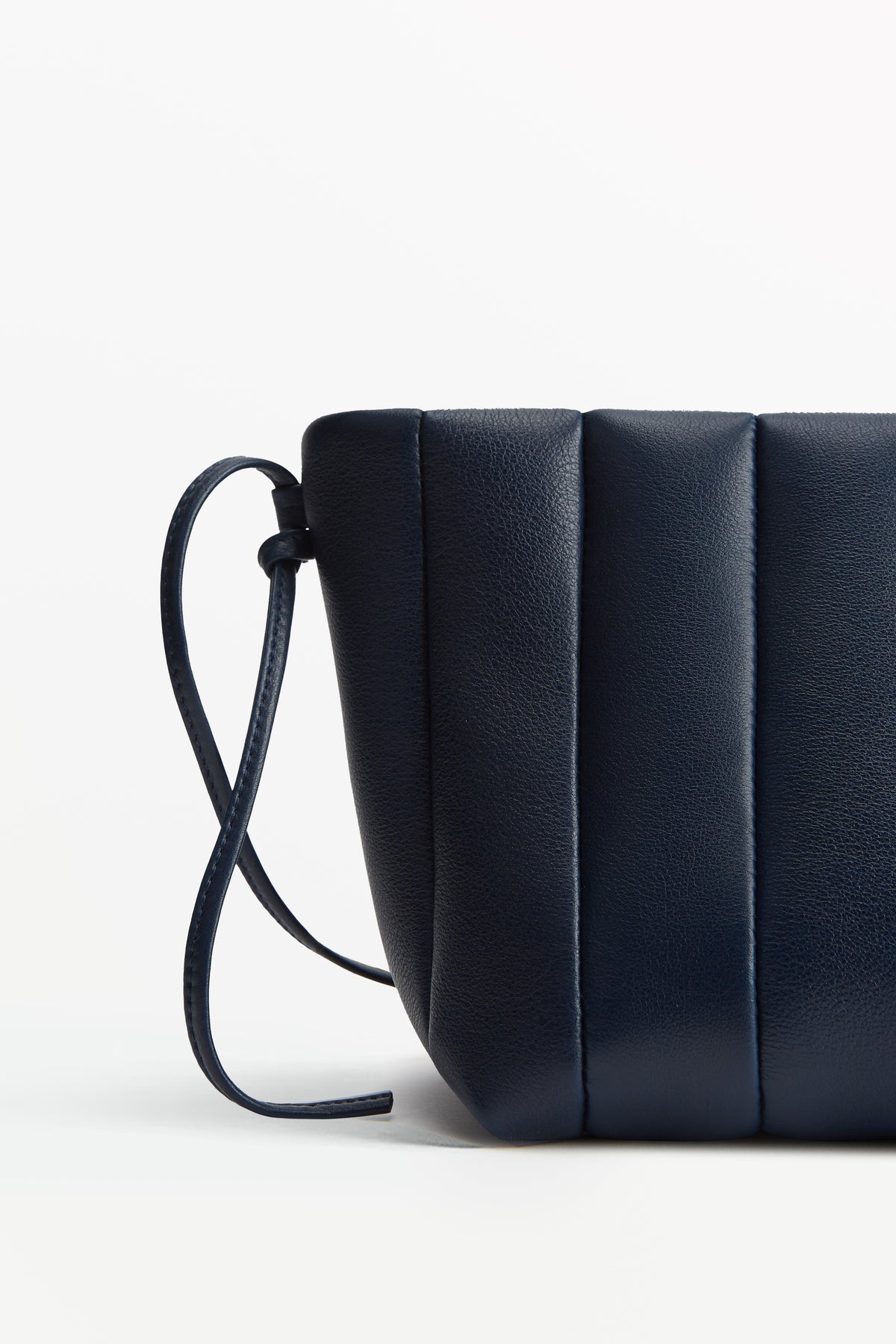Boulevard Navy, material detail