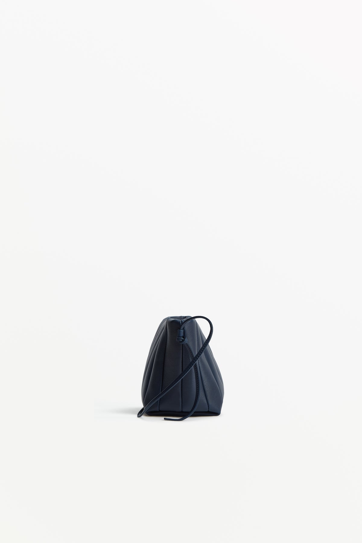 Boulevard Navy, profile view