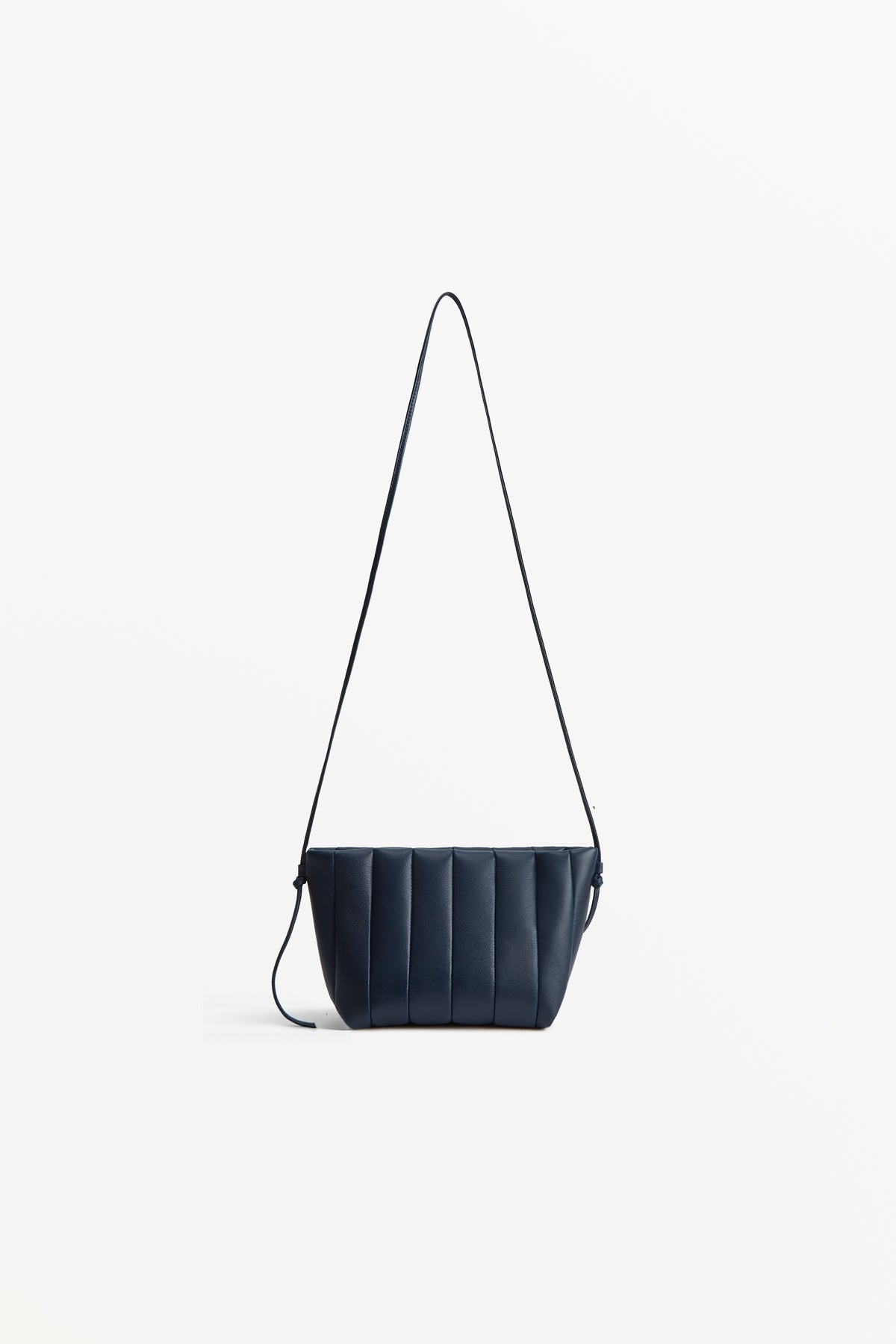 Boulevard Navy, worn on the shoulder