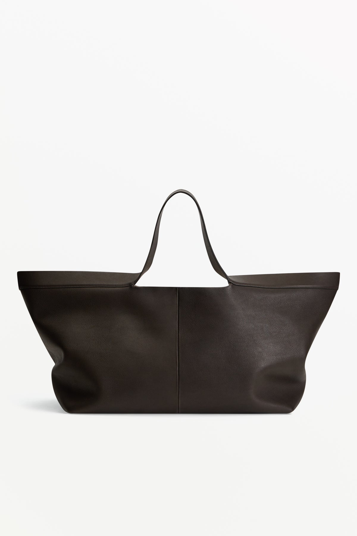 Como City Cacao, worn on the shoulder