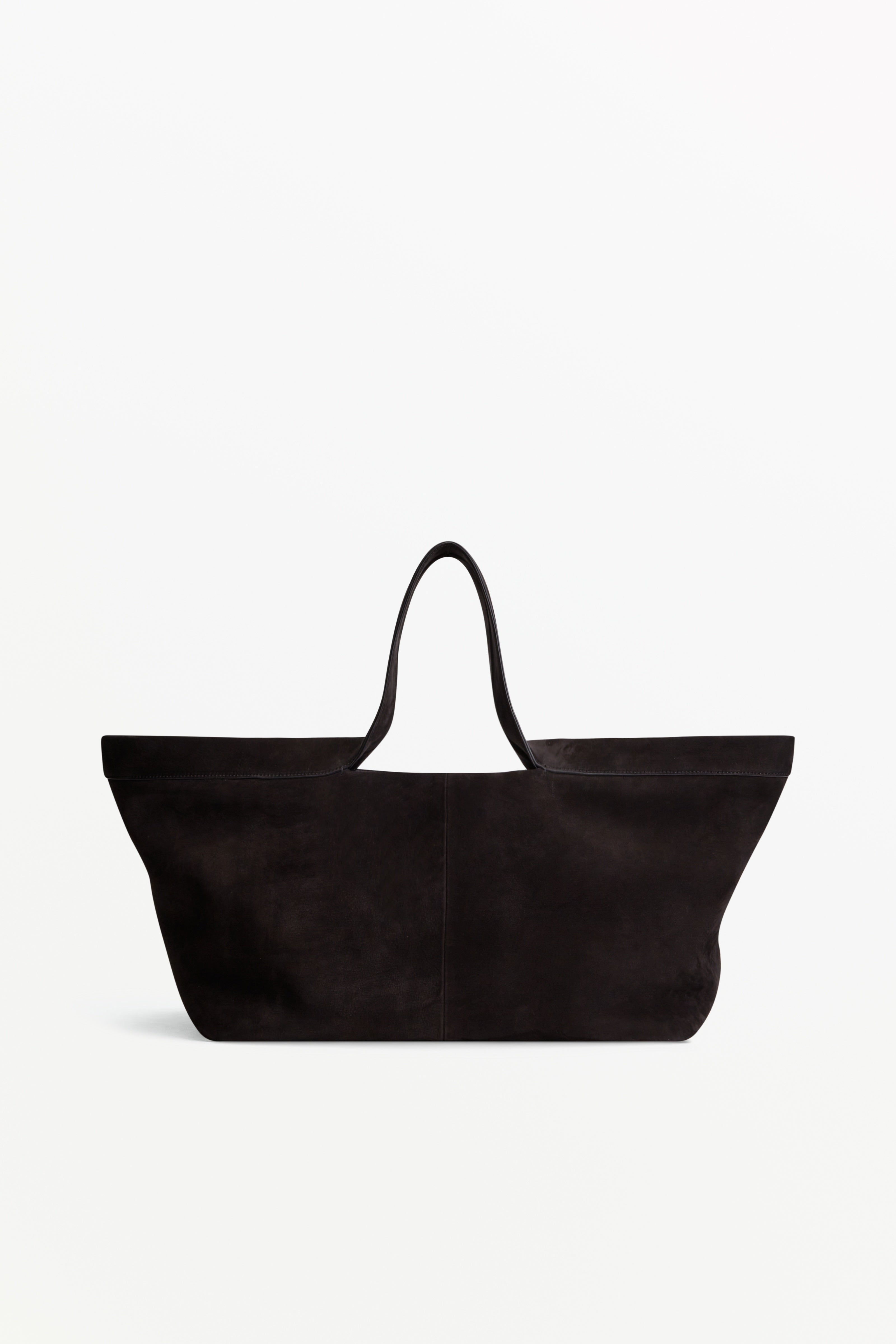 Como City Nubuck Carbon, worn on the shoulder