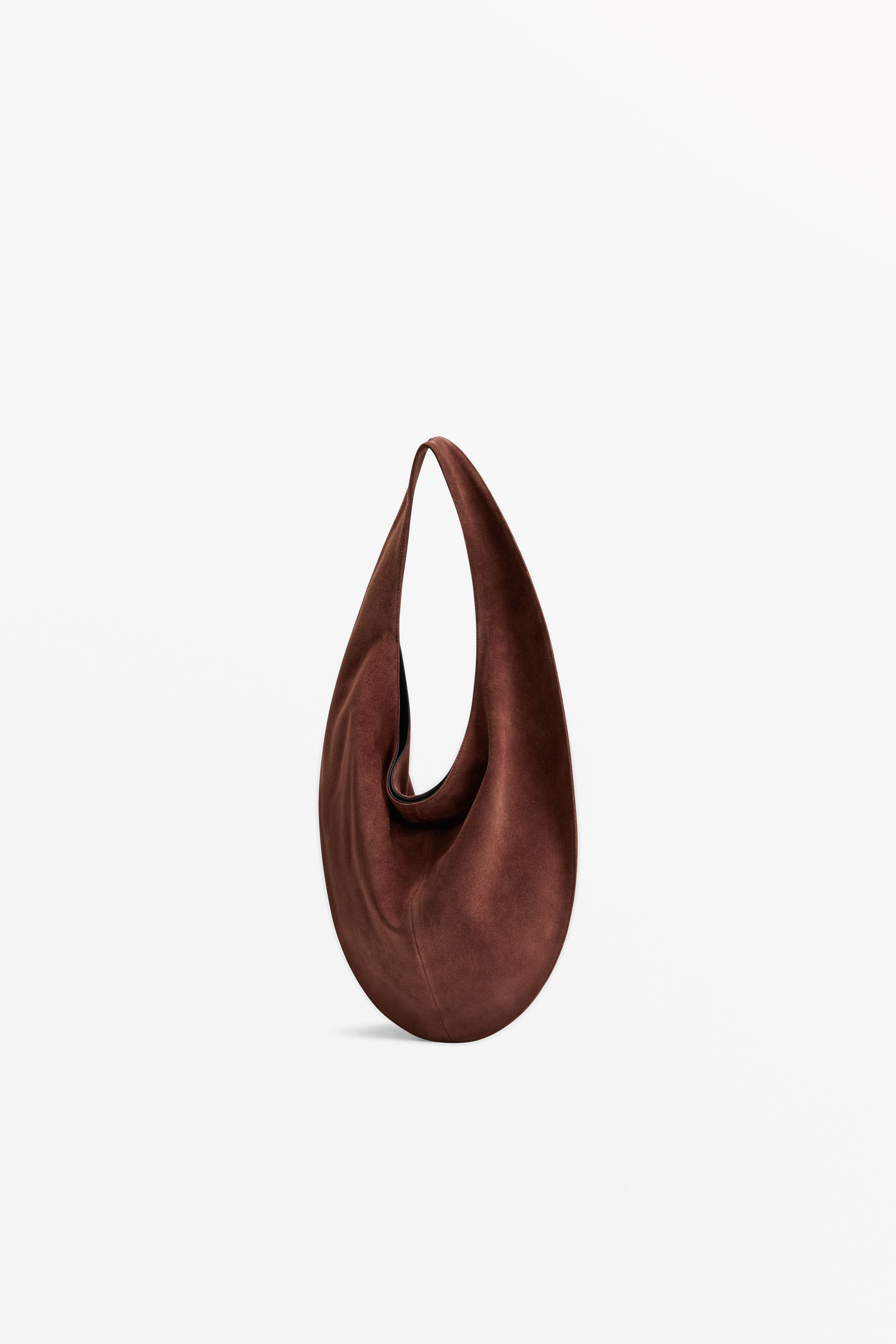 Market Tote Suede Mare, worn on the shoulder