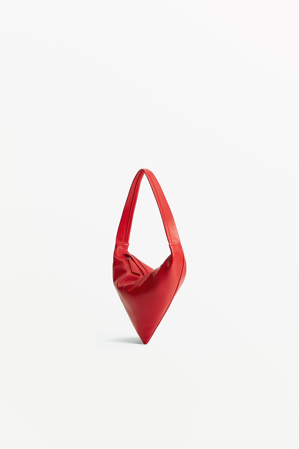 Vancouver Lip, worn on the shoulder