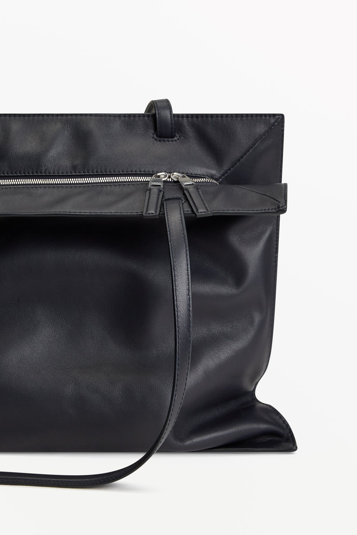 Yumi Sling Apollo, material detail
