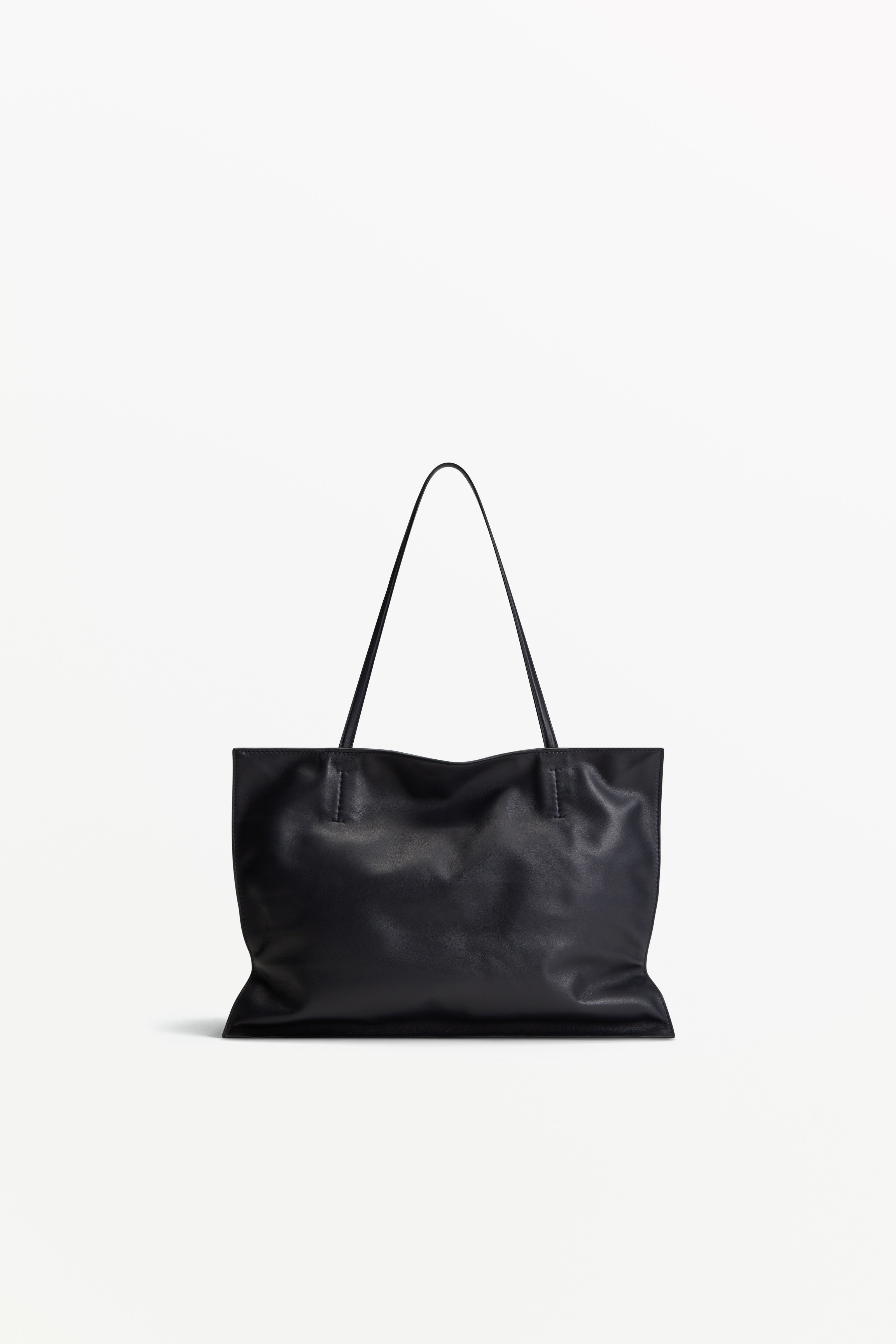 Yumi Sling Apollo, worn on the shoulder