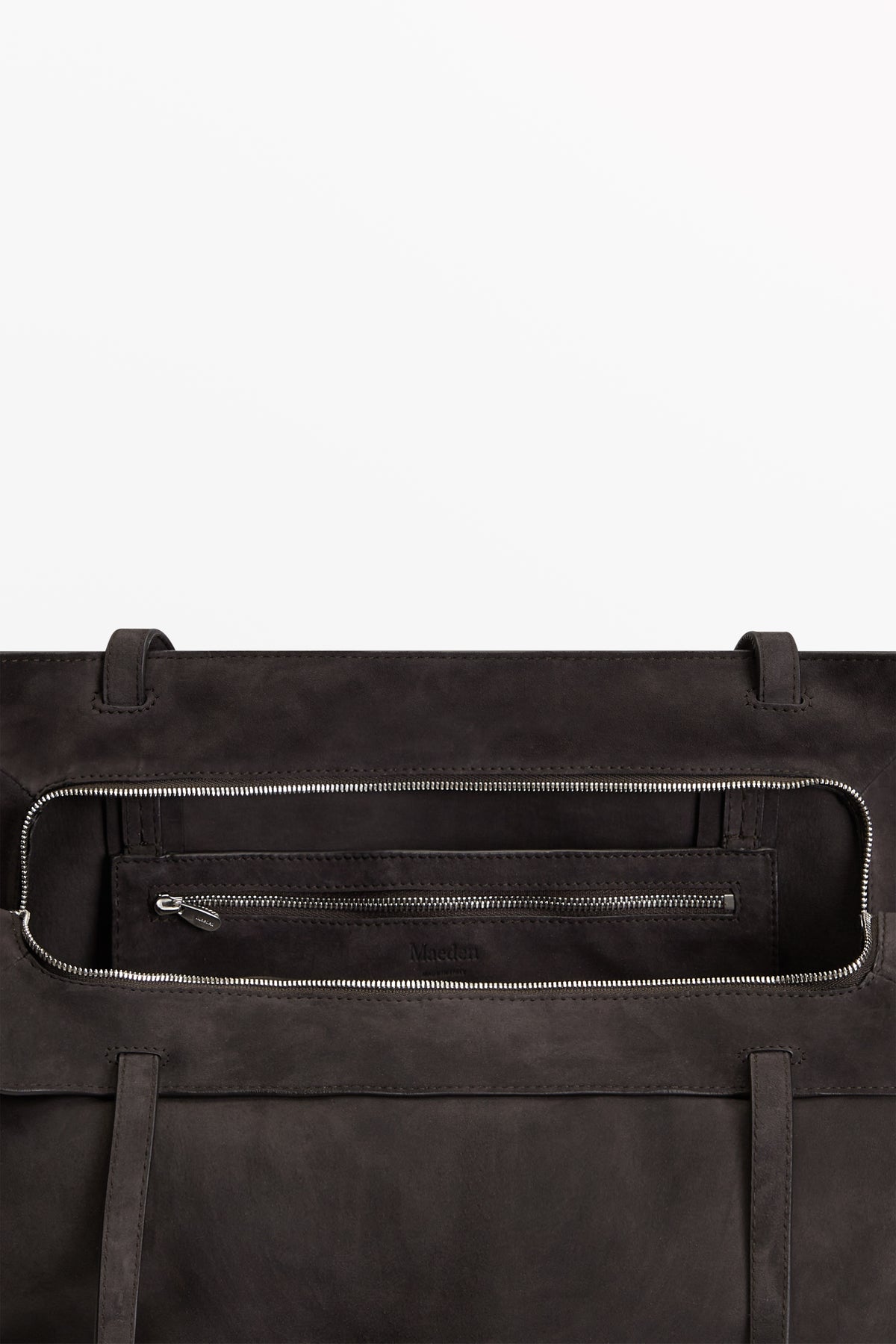 Yumi Sling Nubuck Ash, interior view
