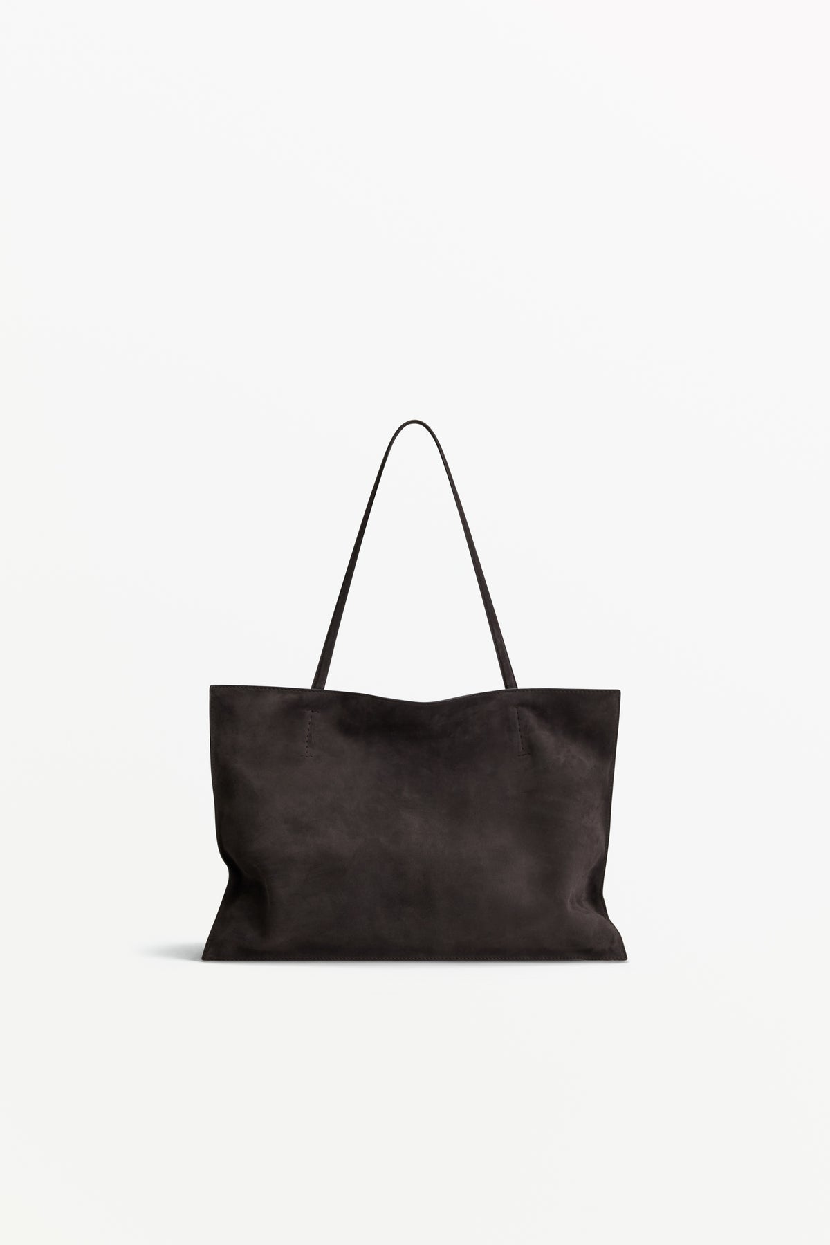 Yumi Sling Nubuck Ash, worn on the shoulder