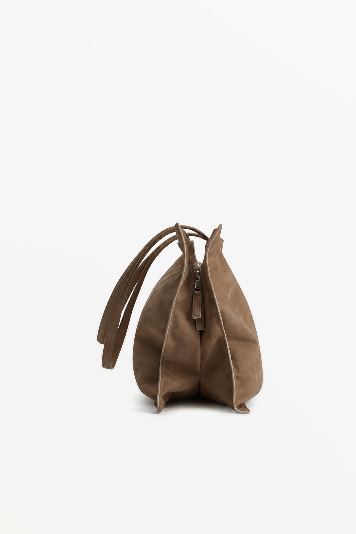 Yumi Sling Nubuck Contour, profile view