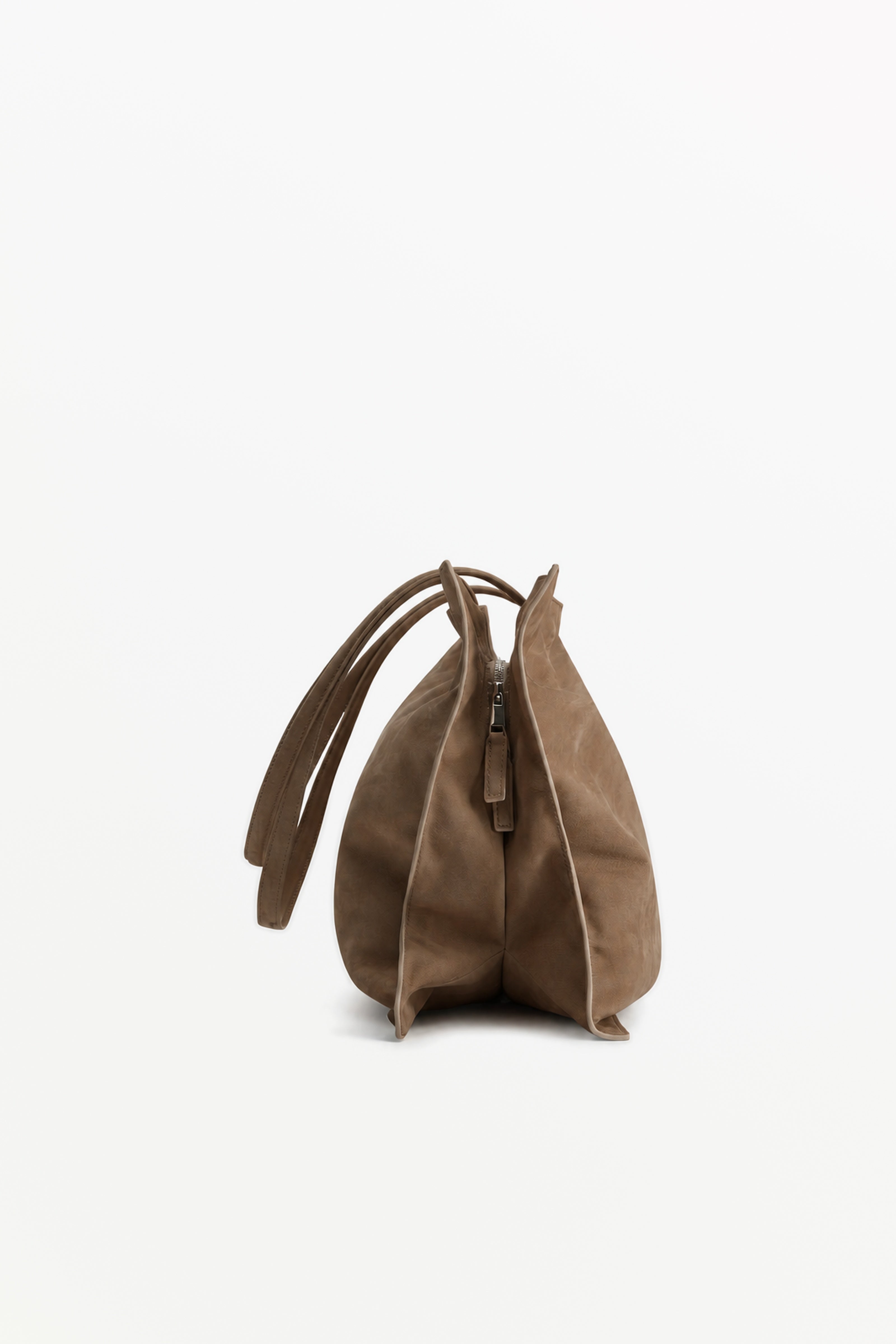 Yumi Sling Nubuck Contour, profile view