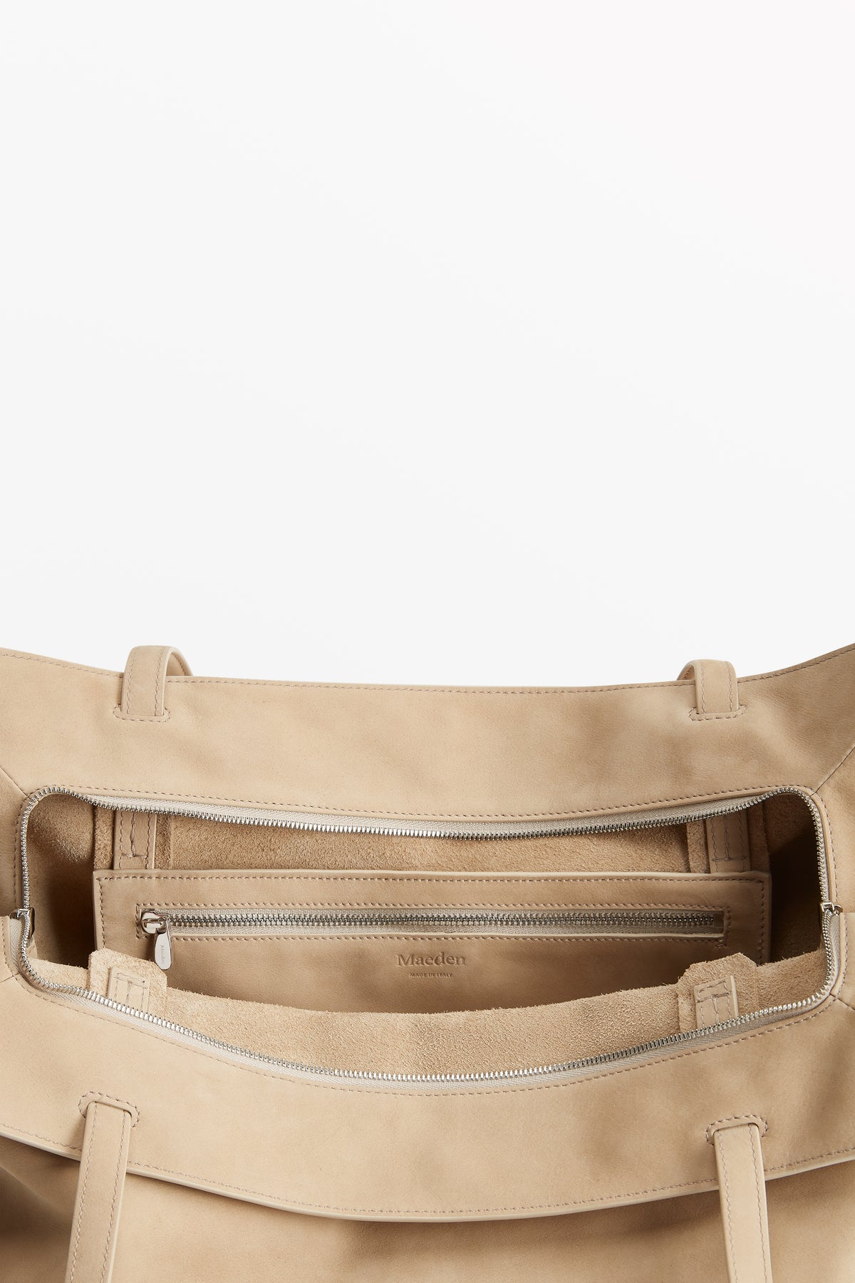 Yumi Sling Nubuck Dorset, interior view